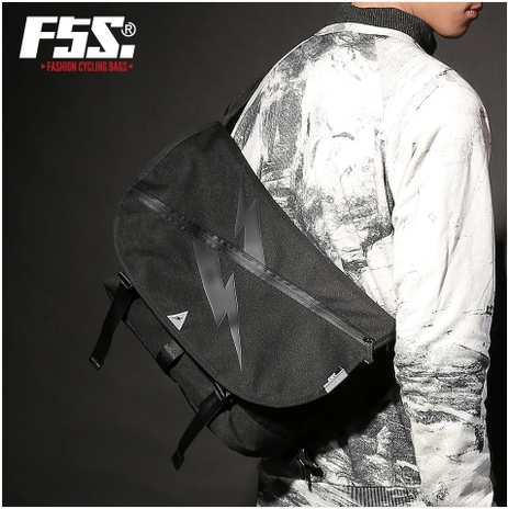 F5S原创潮反光闪电男女单肩斜挎骑行死飞牛仔邮差包电脑书包背包