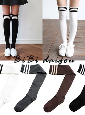 68包邮 韩国三杠学院足球黑色白色运动袜条纹女中筒袜过膝长袜ks6