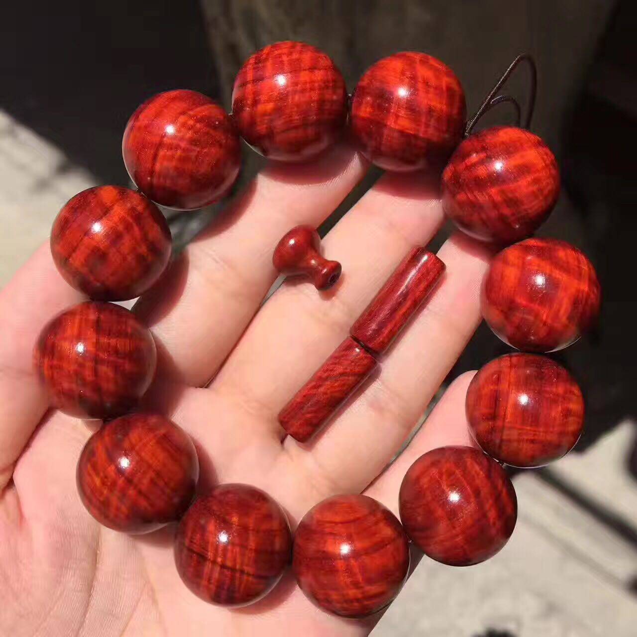 双麟木匠印度小叶紫檀20M12粒爆满3D闪电波玻璃底泥料无棕眼材质在类目 饰品/流行首饰/时尚饰品新, 佛珠/木质手串, 佛珠/念珠中 - 来自Buy2taobao.com提供专业的淘宝代购服务