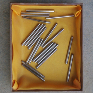 缝纫机配件蝴蝶飞人蜜蜂等家用脚蹬踏缝纫机线轴座插线杆柱钉 老式