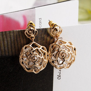 包邮韩国欧美复古镂空金色玫瑰花水晶女士耳钉耳环耳坠有套装在类目 饰品/流行首饰/时尚饰品新, 耳饰, 耳环中 - 来自Buy2taobao.com提供专业的淘宝代购服务