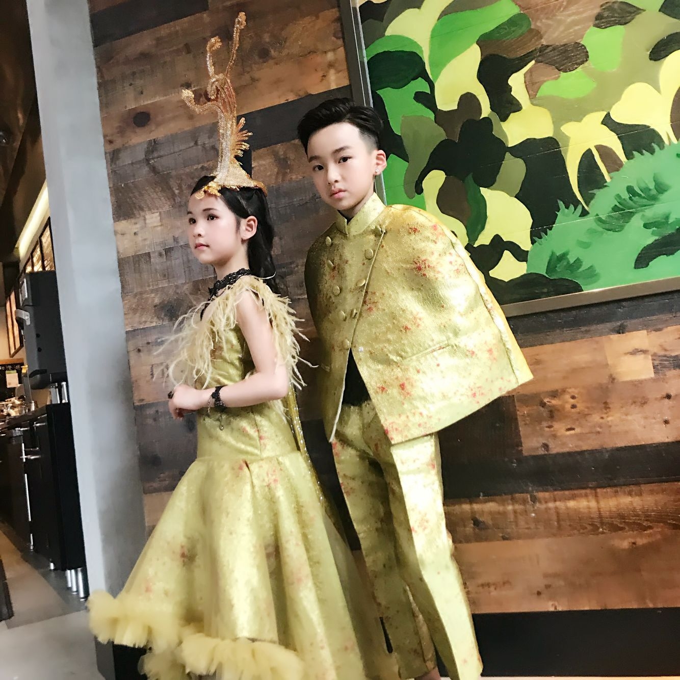 薇设计走秀t台演出服总决赛金色