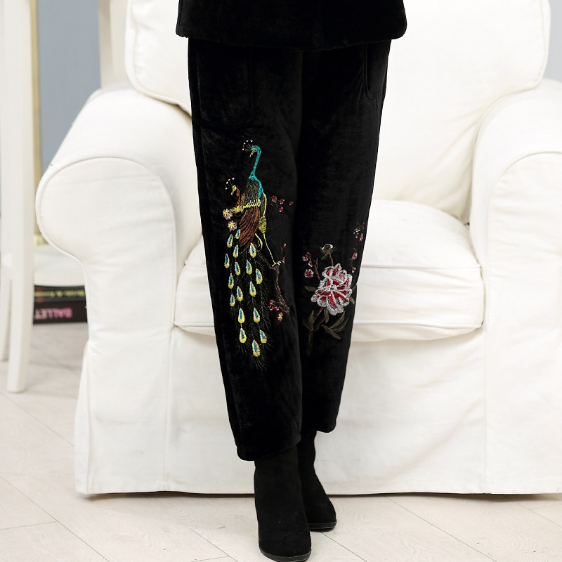 中老年人绣花裤冬装女装60岁妈妈裤子70老人奶奶保暖裤金丝绒外穿在类目 女装/女士精品, 中老年女装中 - 来自Buy2taobao.com提供专业的淘宝代购服务