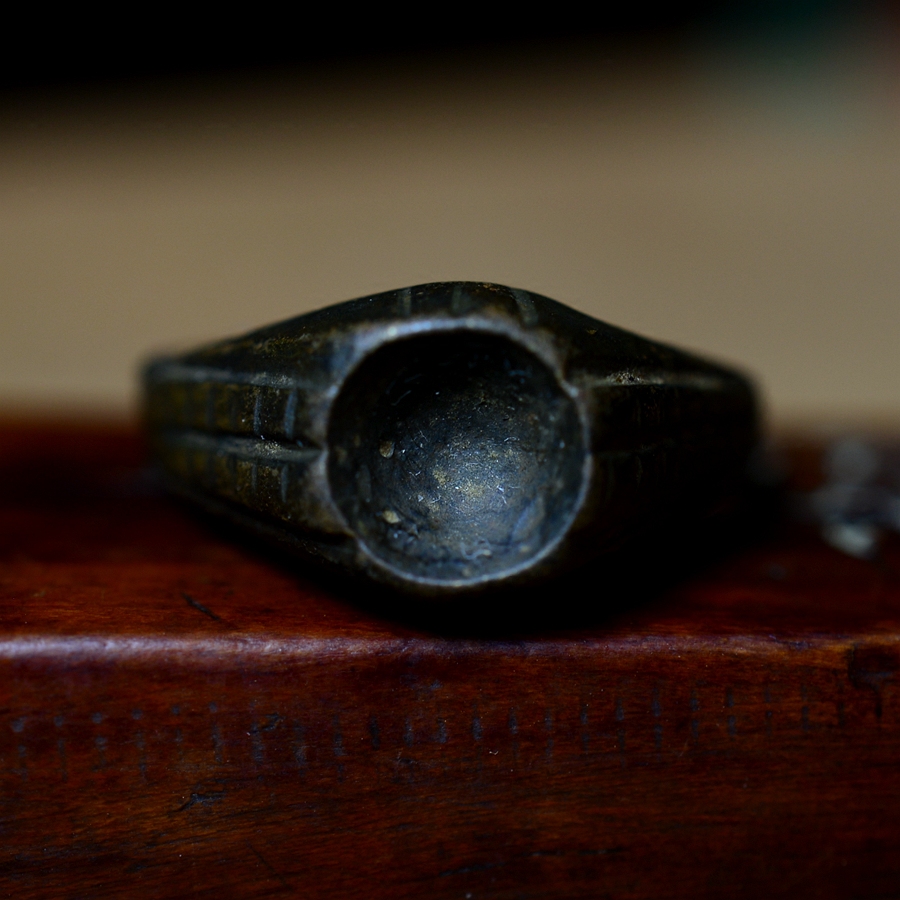 西藏藏传老天铁托甲托架乳钉镶嵌老戒指扳指护身古玩古董收藏包邮