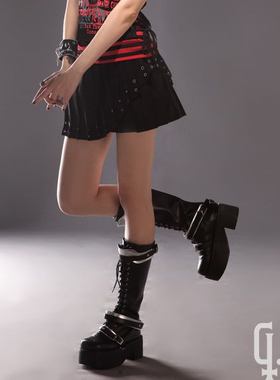 ╋魔叹╋ GLP 朋克摇滚学院风KERA杂志款窝孔装饰百折裙 61274B