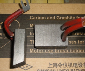 意高观光电瓶车碳刷电刷12.5X32X43MM