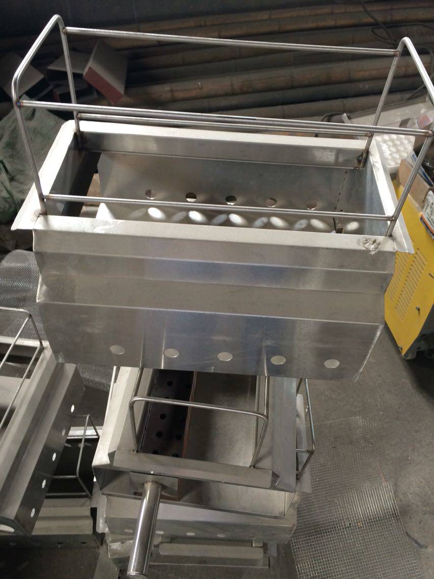 专业加工制作各种不锈钢盒子 盘子 水箱 工作台 厨房设备