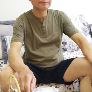 体恤中老年男士 纯色V领大码 宽松半袖 父亲 汗衫 T恤夏季 爸爸短袖 薄款