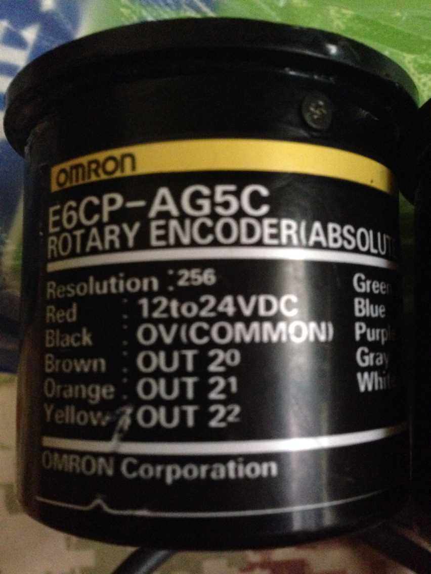 二手欧姆龙编码器 E6CP-AG5C 256P/R  正品