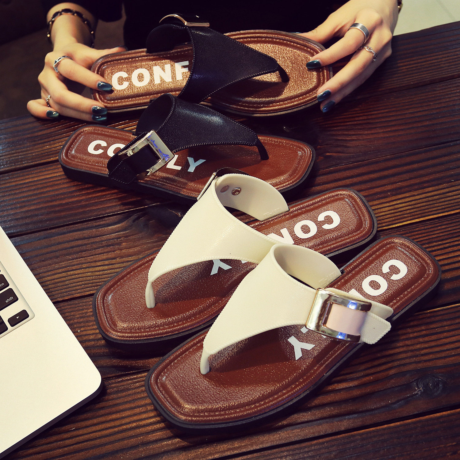 Tongs femme OTHER   en plastique - semelle en plastique - Ref 2665801 Image 1