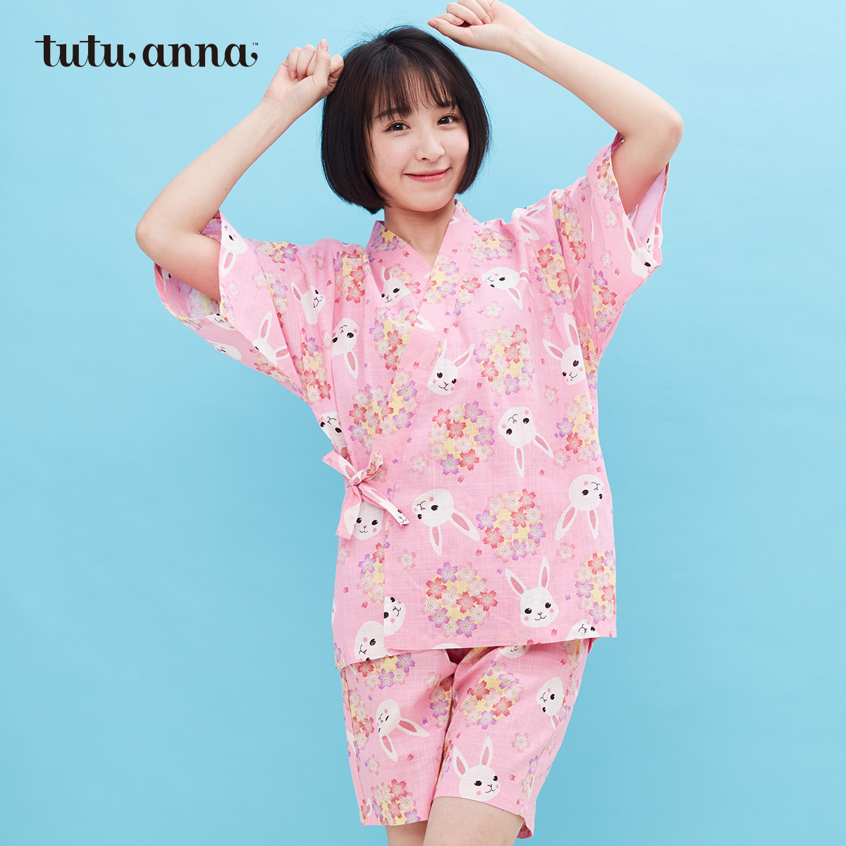 tutuannaºÍ·çÉõƽ ÈÕʽ˯ÒºͷþÌ××° Ó£»¨ÃÈÍÃÔ¡Ò¼Ҿӷþ