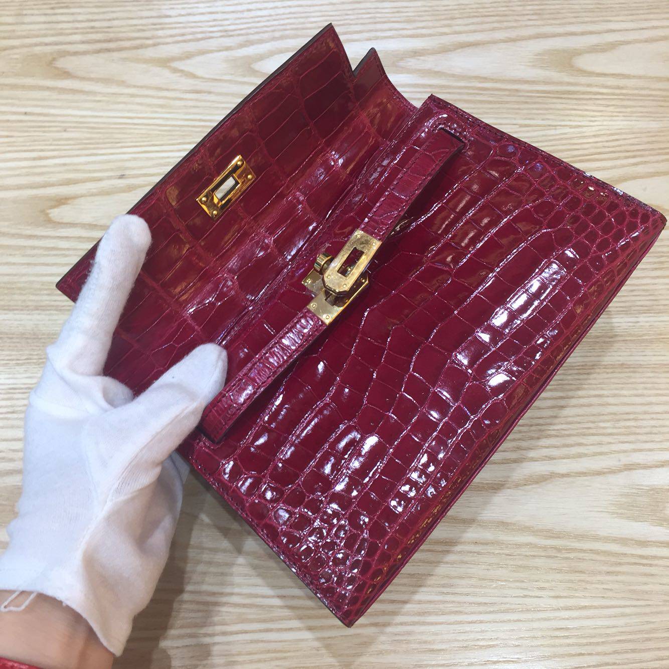 进口亮光鳄鱼肚皮女款手夹包鳄鱼皮女包mini款全真皮包尺寸22包邮
