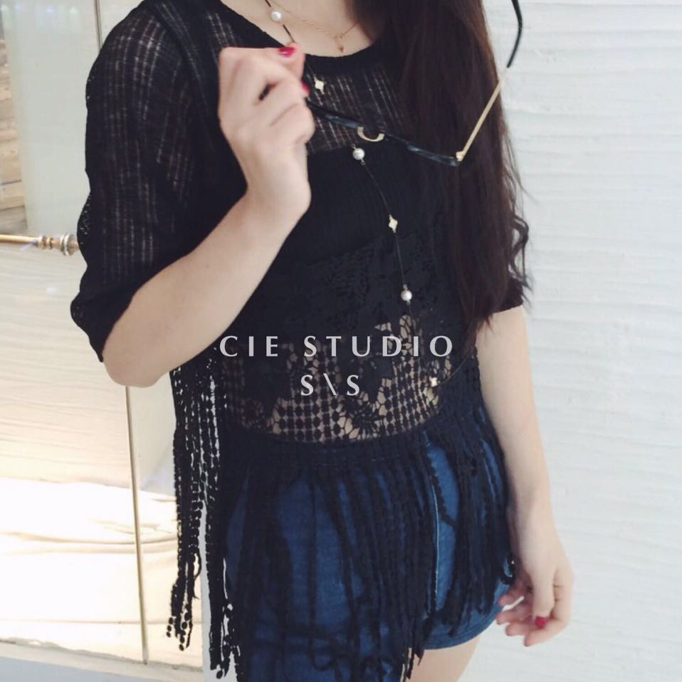 CIE STUDIO韓版顯瘦黑色透視中袖長長流蘇下擺鏤空鉤花蕾絲衫上衣