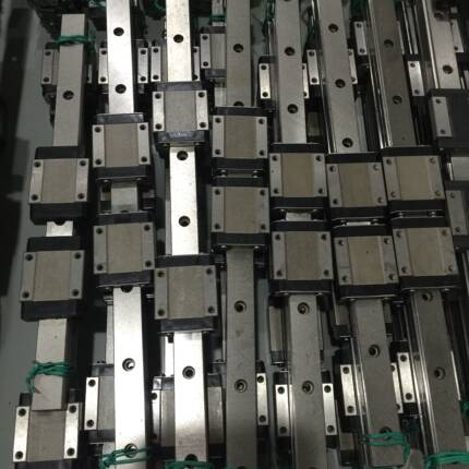 日本进口拆机品直线导轨NSK    LU15滑块，线轨310mm长一条2个块