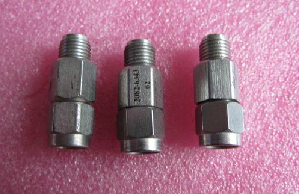 美国M/A-COM进口 2082-6343-03 3dB DC-8GHz 2W SMA RF 射频微波同轴固定衰减器 质量包好,包能用 可提供详细测试图 成色好 名 称:同轴固定衰减器 品 牌: M/A-COM 型 号:2082-6343-03 衰减量:3dB