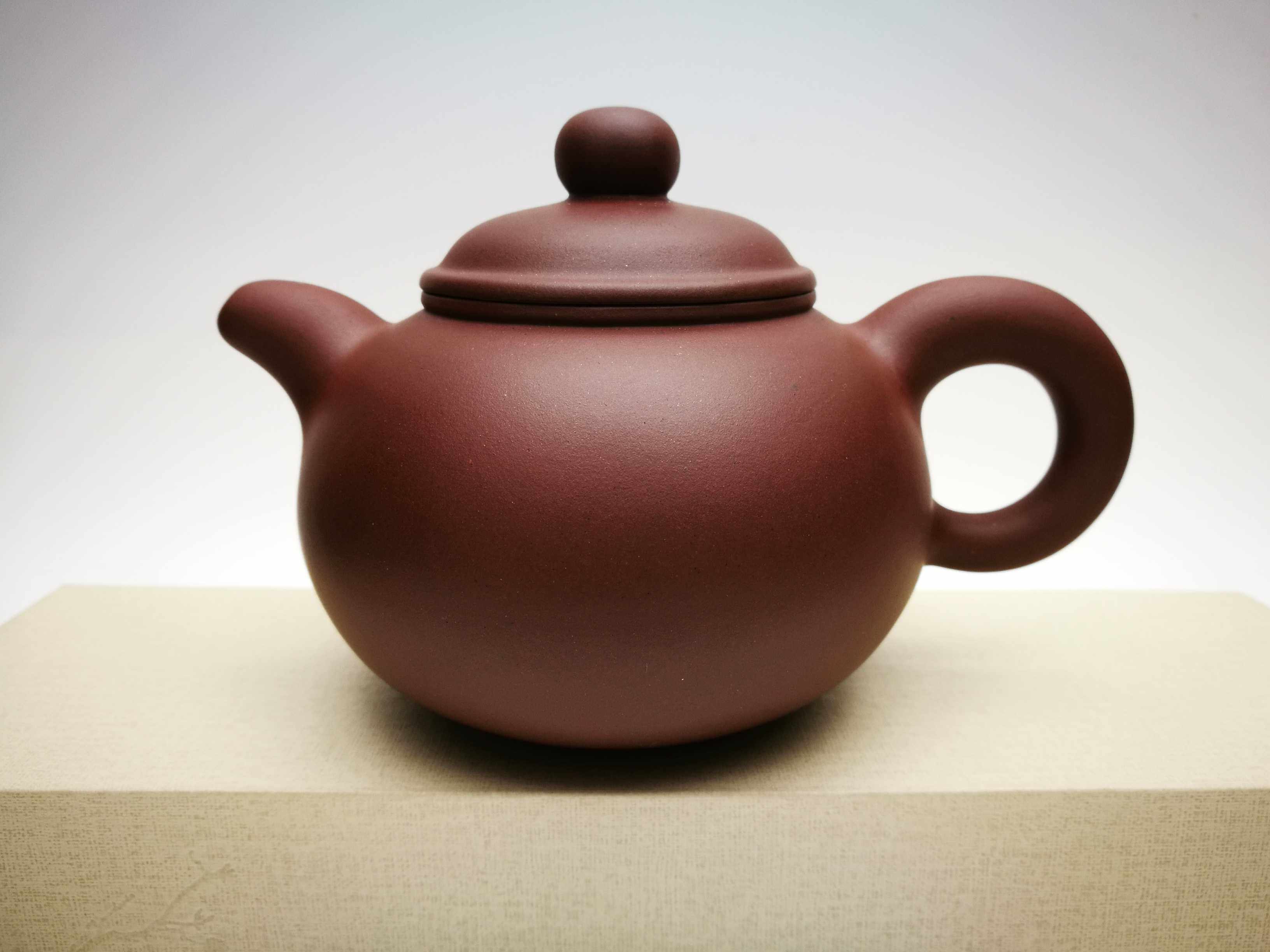 鸿薇茶行宜兴紫砂壶潮汕茶具羊建鹏全手陶风壶龙血砂240cc新款
