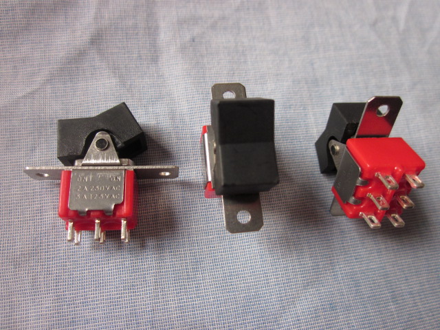 高品质钮子跷板开关LRXRLS-202