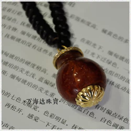 k金镶嵌蜜蜡吊坠