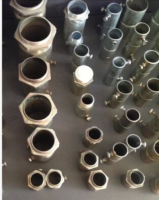 热销KBG JDG镀锌管 国标加长加厚 杯梳 盒接50