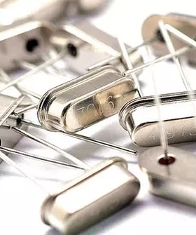 直插2脚晶振 7.000MHZ HC-49S 7MHZ 谐振器 全新现货 一只起