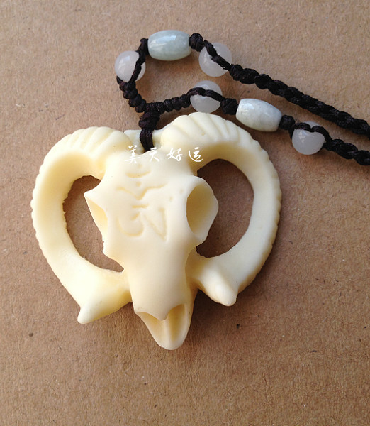 正品保真象牙白牛骨雕刻牛头牌子挂件饰品吊坠项链男女士配饰日韩