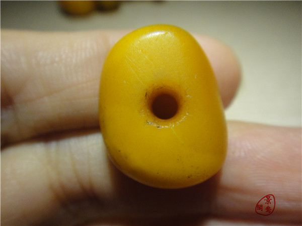 〓古董蜜〓藏传老蜜蜡饼子 纯天然鸡油黄老蜜蜡吊坠平安扣T32