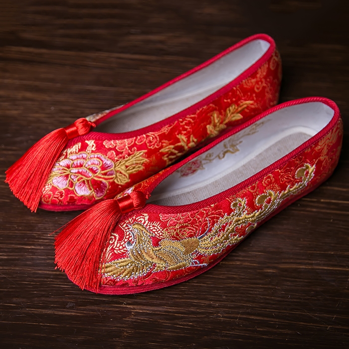 老北京复古红色绣花鞋流苏婚鞋中式秀禾鞋中国风布鞋女