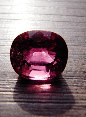 美艳风红碧玺裸石戒面