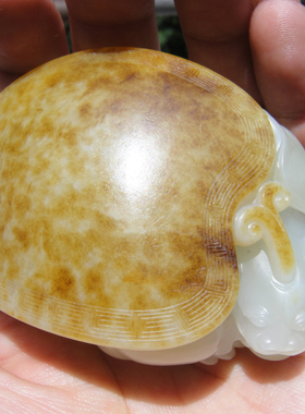 秋梨皮把件龙龟新疆和田玉籽料