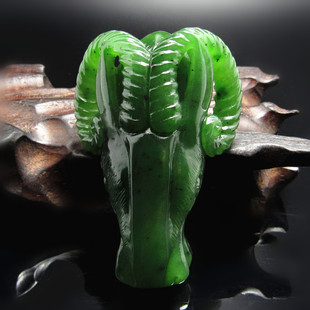 新疆和田碧玉菠菜绿苏工精雕十二生肖玉羊头样样如意吊坠挂件