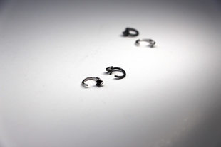 盒子里的鲸 通透白黄玉石耳圈 氧化黑尖晶个性纯银耳骨钉耳扣耳环