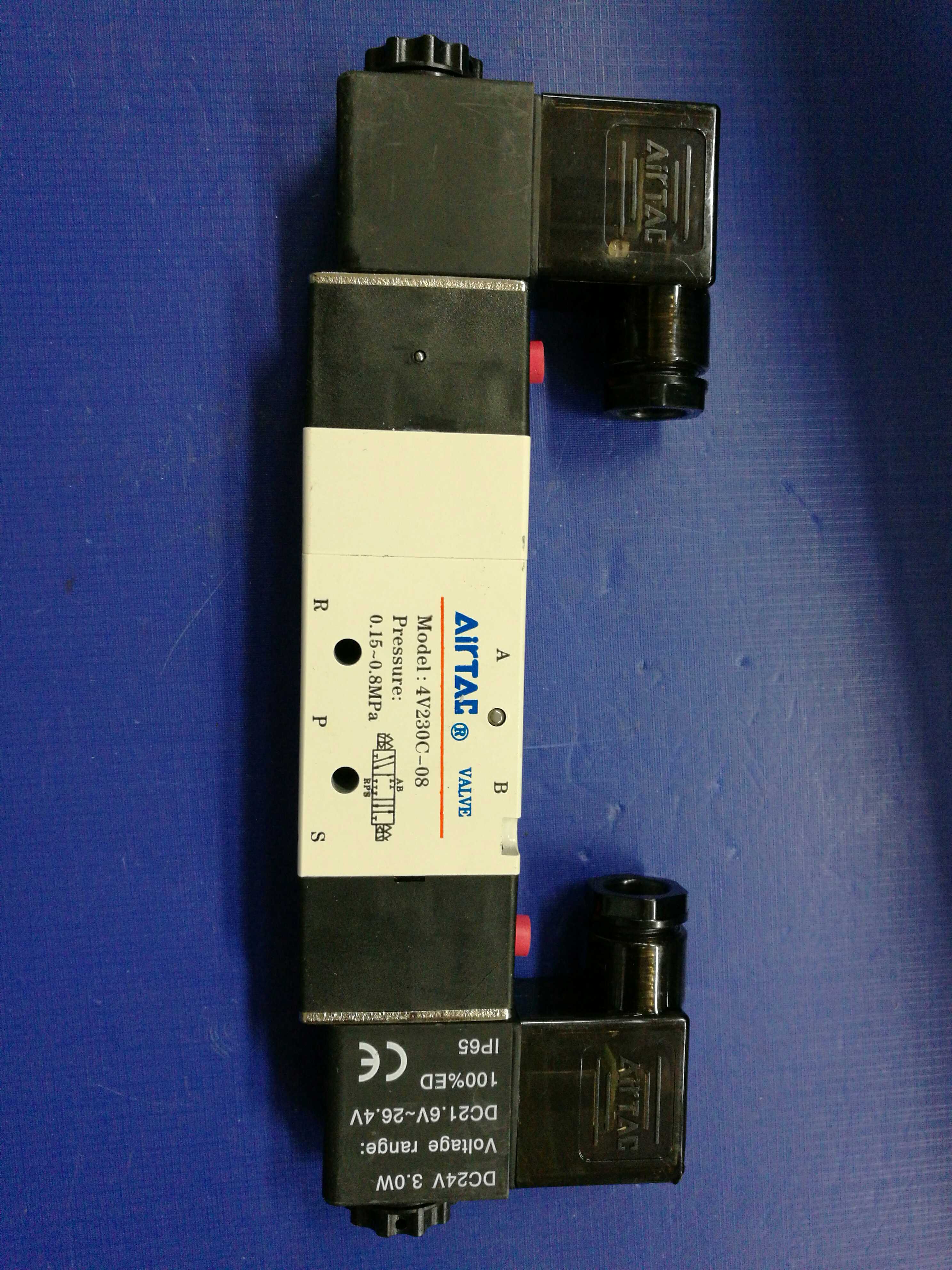 全新亚德客4V230C-08  DC24V/AC220V电磁阀，现货出售