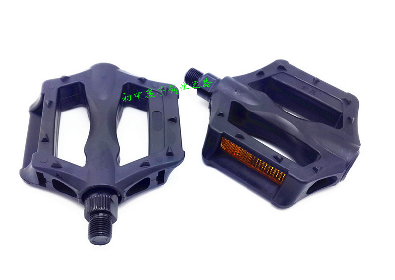 表演车脚踏1对价14.8元脚踏材质:塑胶 轴杆:铁脚踏轴杆丝纹外径约12mm 山地车勿用 折叠车勿用 轻便车勿用 死飞车勿用  公路车勿用 淑女车勿用