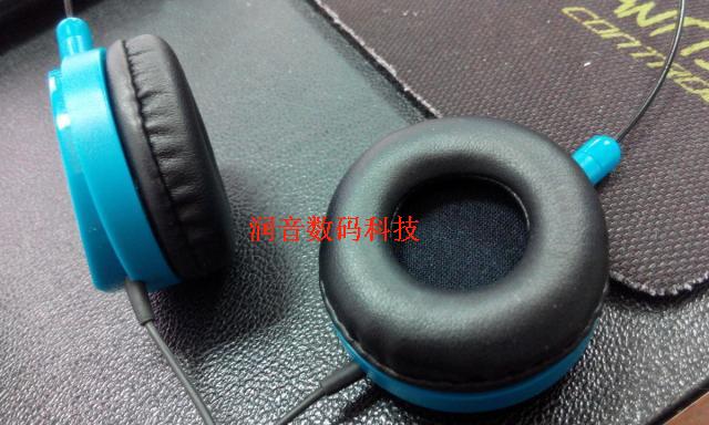 特点:1.产品是威摩达订制耳套,无损音质,佩带舒适,使用环保材料,符合欧洲环保ROHS和REACH要求,让您远离重金属的污染,支持环保产品,保护环境,共建美好家园;2.健康生活,从点滴开始