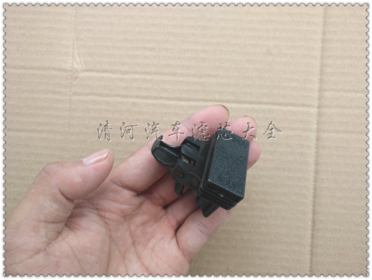 五菱之光6371 6376 五菱兴旺6360 6358中窗玻璃锁 车窗玻璃卡扣