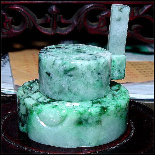 【缅甸天然翡翠A货送证书】老坑阳绿精雕时来运转摆件把玩件