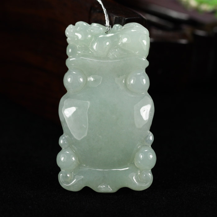 浅绿色貔貅翡翠玉包邮