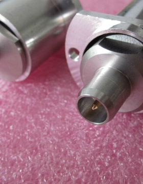 PC3.5母-TNC公快速插拔转接器 DC-18GHz 驻波：1.15：1 带弹性