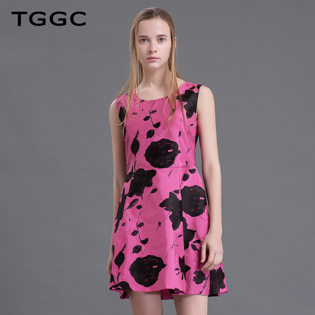 TGGC 2018ÏÄ×° ʱÉÐÌỨA×ÖȹÐÞÉíÎÞÐä¸ßÑüÅ®¶ÌȹÁ¬ÒÂȹ F20567