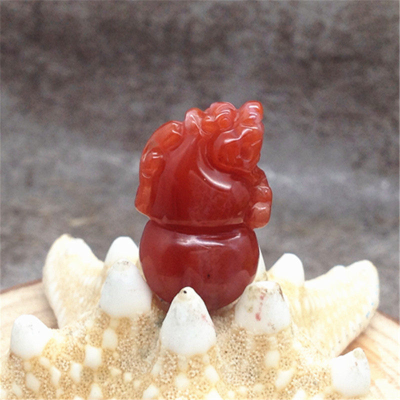 精品川料南红玛瑙貔貅项坠小雕件 天然火焰红瑞兽原石雕刻吊坠