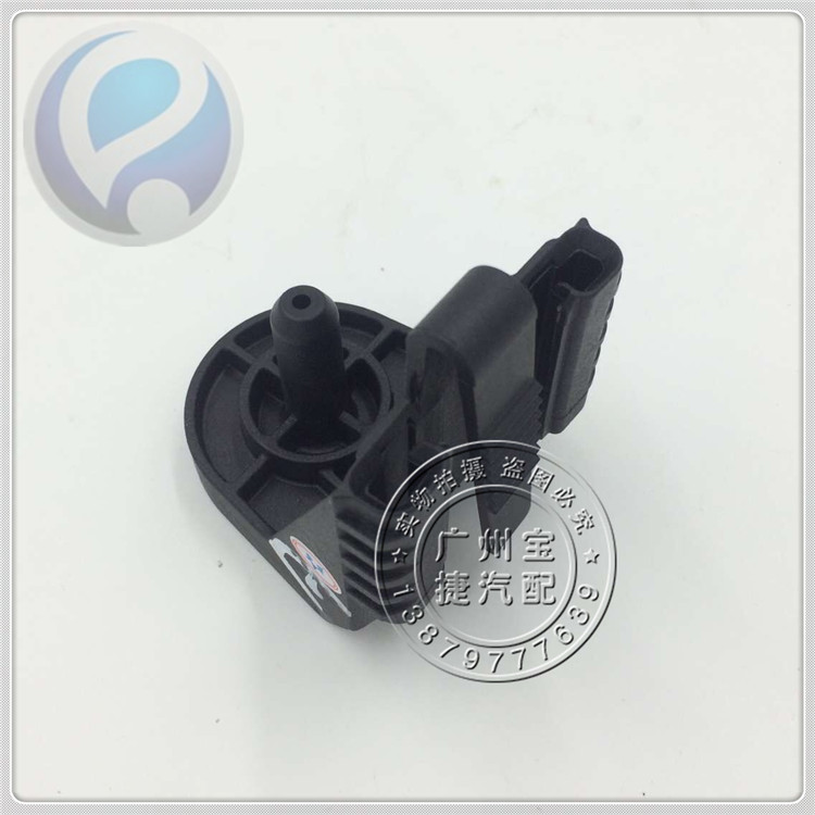 适用于奔驰SLK200SLK280SLK300SLK55水箱上固定支架水箱上支架