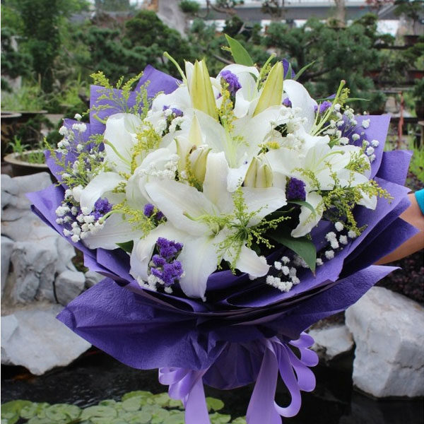 香水百合鲜花花束 吉林长春鲜花速递同城 长春实体鲜花店送花