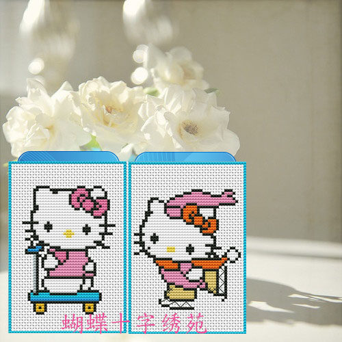 十字绣卡套玩耍中的Hello Kitty凯蒂猫卡通动漫银行卡袋材料包