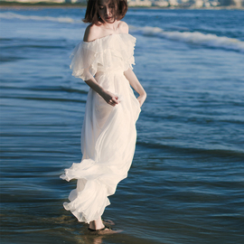 奈良海南三亚沙滩裙女夏季白色长裙雪纺海边度假裙子，一字肩连衣裙