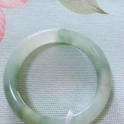 如何评价正玉堂天然玉镯子怎么样，到底是不真假，还是水货？