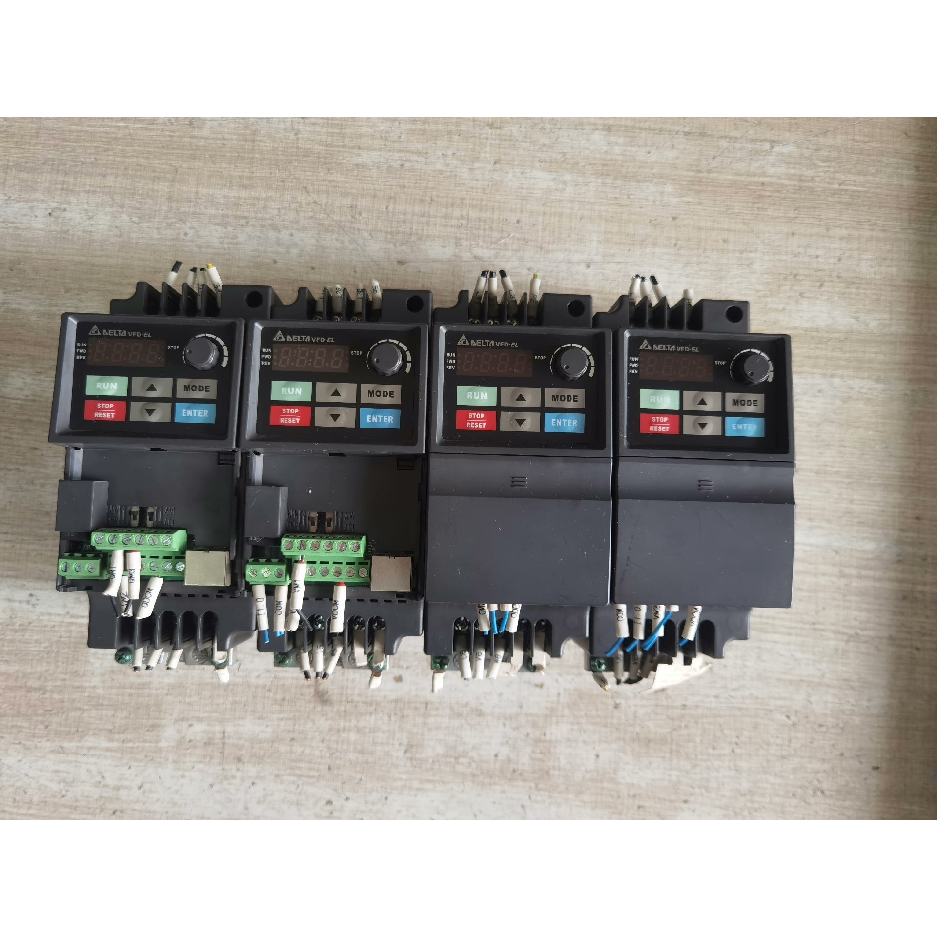 议价台达变频器VFD004EL43A