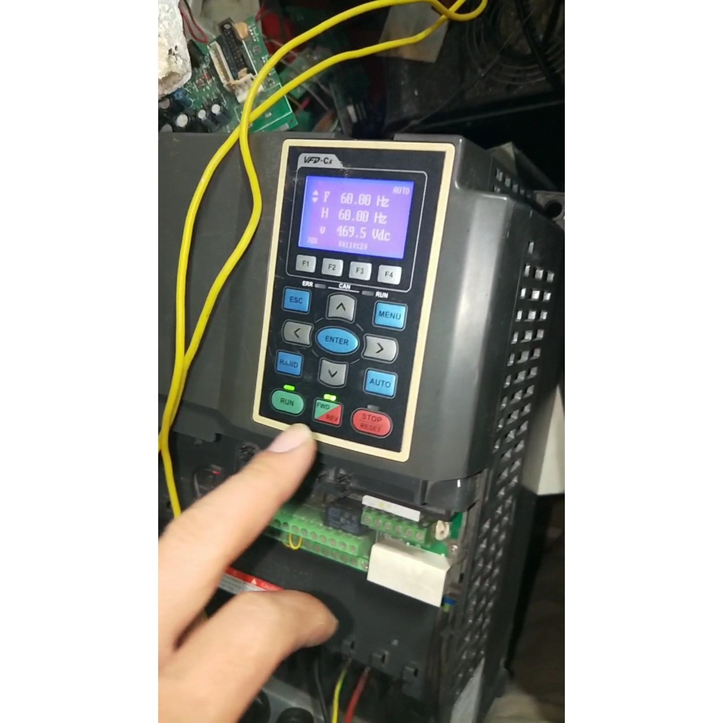 议价台达c2000系列15kw变频器vfd150c43a-ba