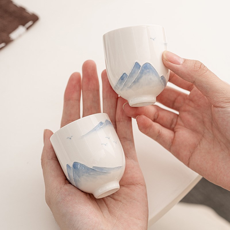 现货远山手绘白瓷茶杯主人杯个人专用高档品茗杯简约家用功夫茶盏