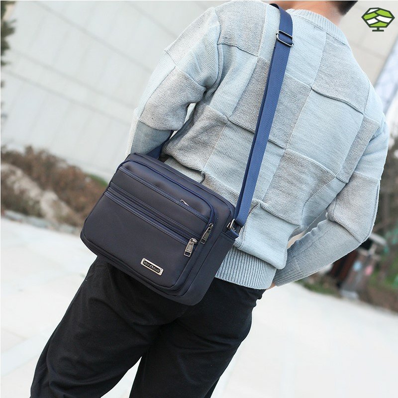 中老年背包大容量多层防水牛津布单肩斜挎包帆布包包旅游休闲男包