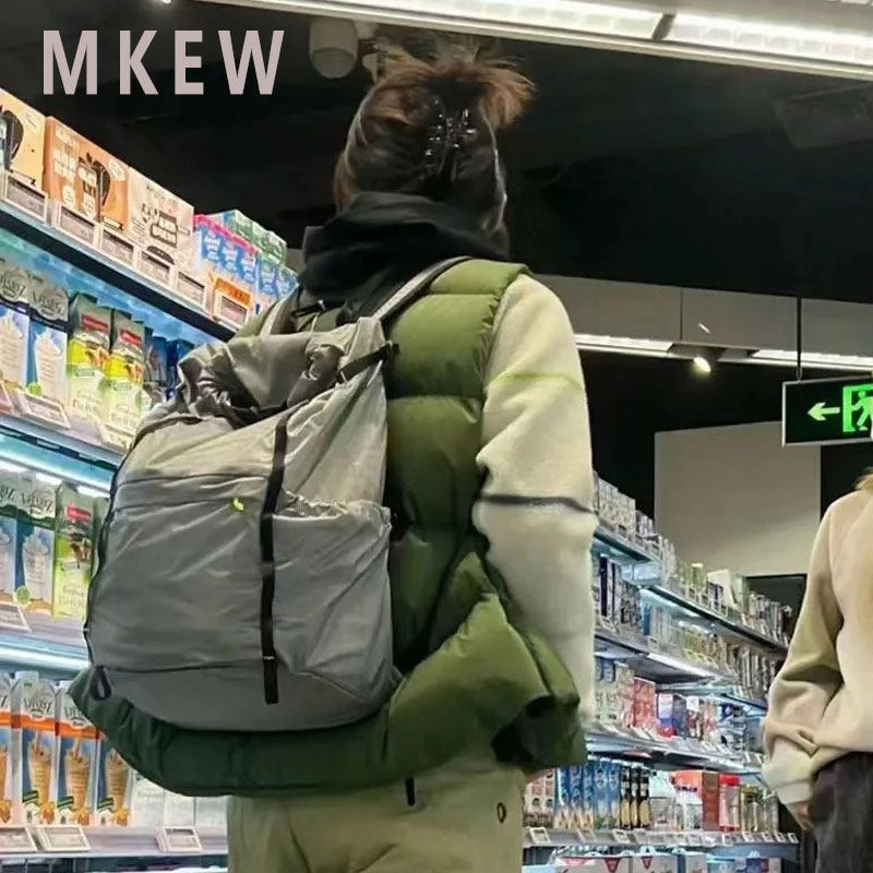 户外徒步登山包女轻便防水旅行包大容量超轻皮肤双肩包可折叠揹包
